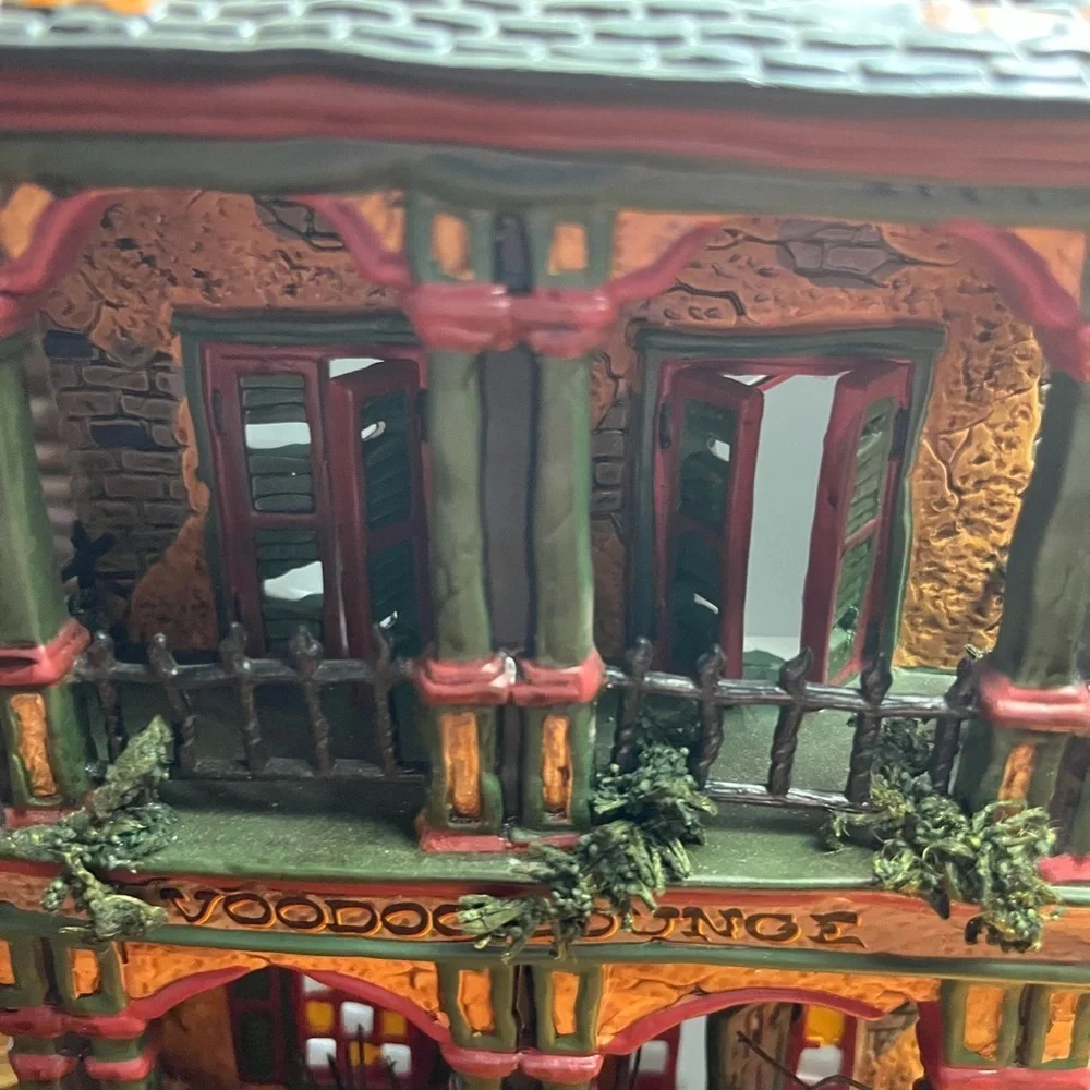 Department 56 Voodoo Lounge with Green Lights